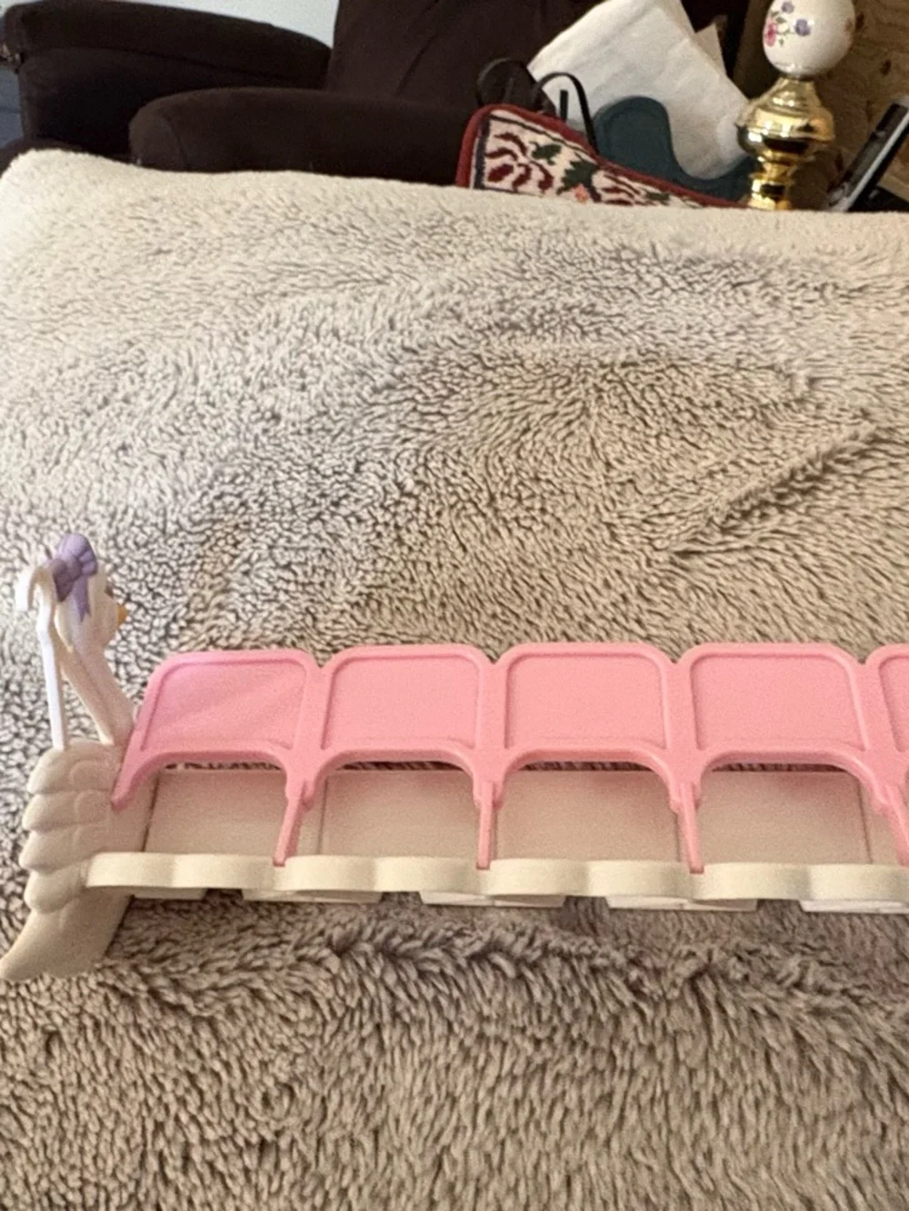 Quints feeding table - Picture 2 of 4